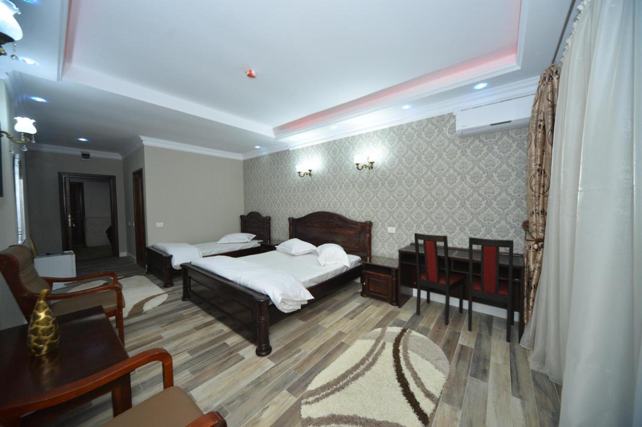 Edy'S Royal Predeal Hotel Exterior photo