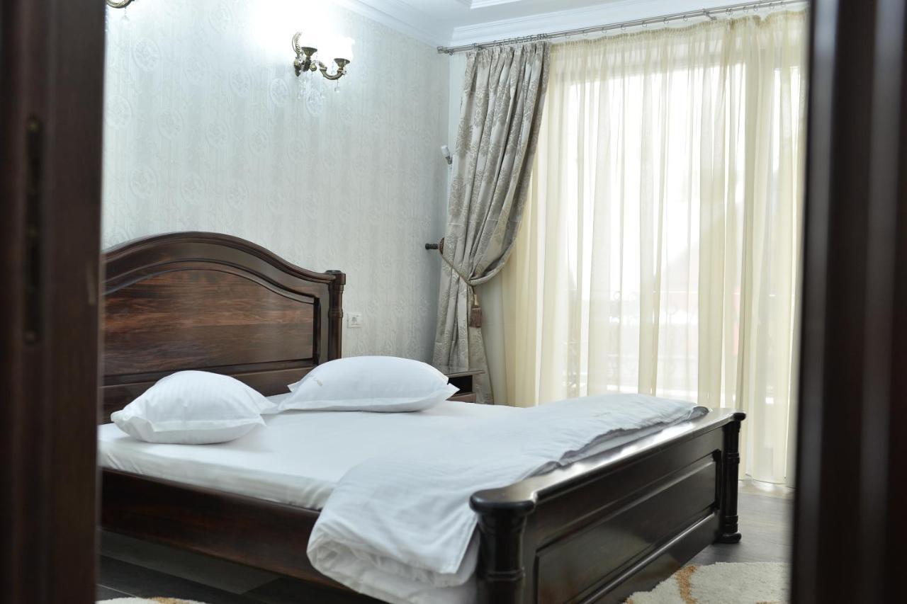 Edy'S Royal Predeal Hotel Exterior photo